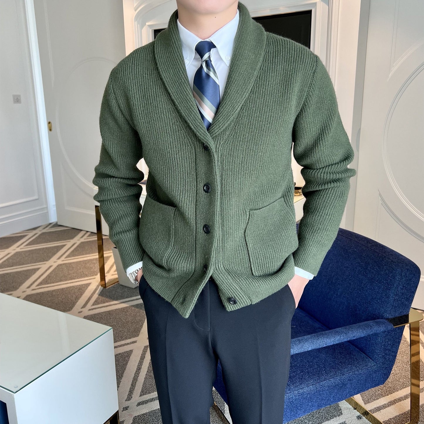 Herren  Strickjacke mit V-Ausschnitt